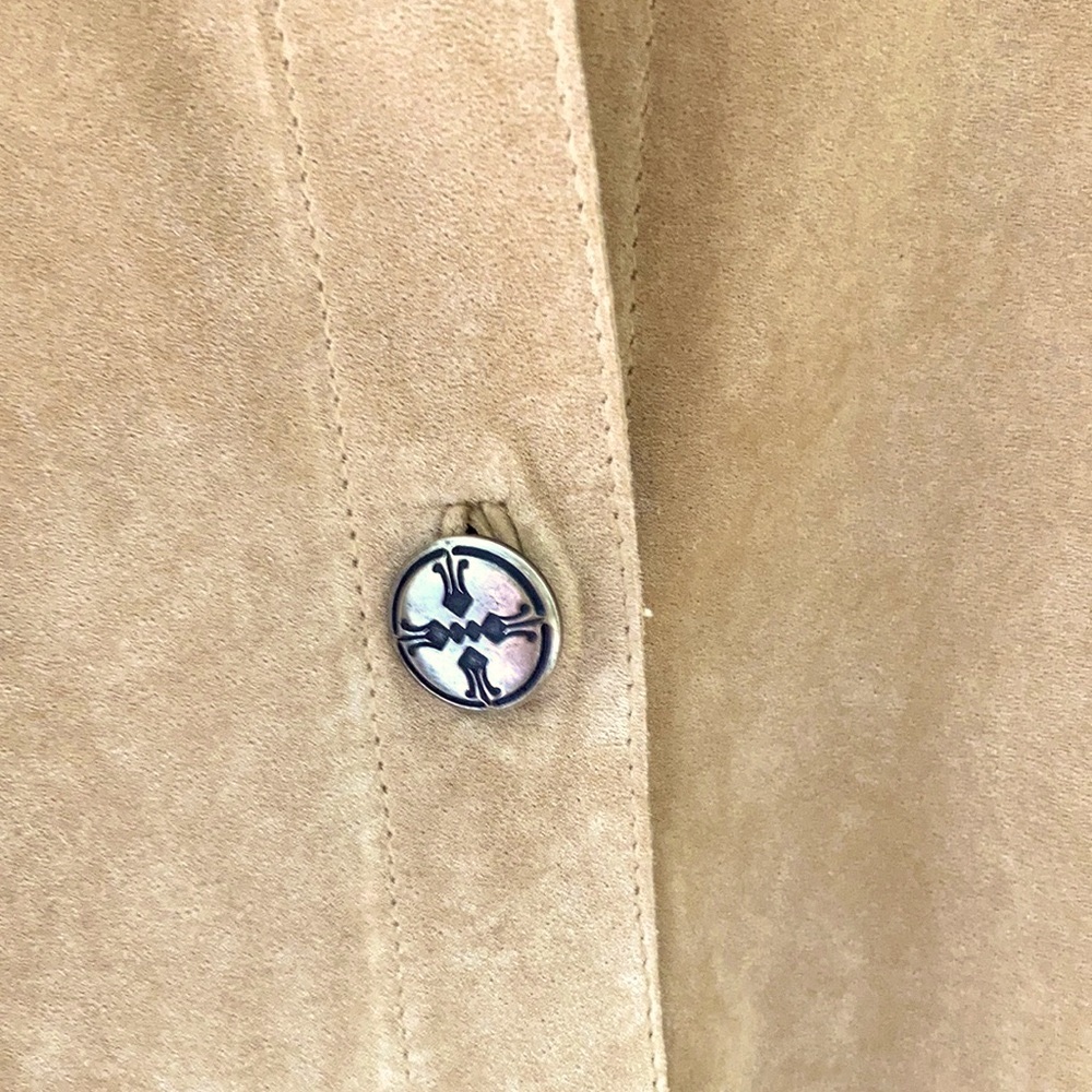 Versatile Camel Suede Jacket - image 6